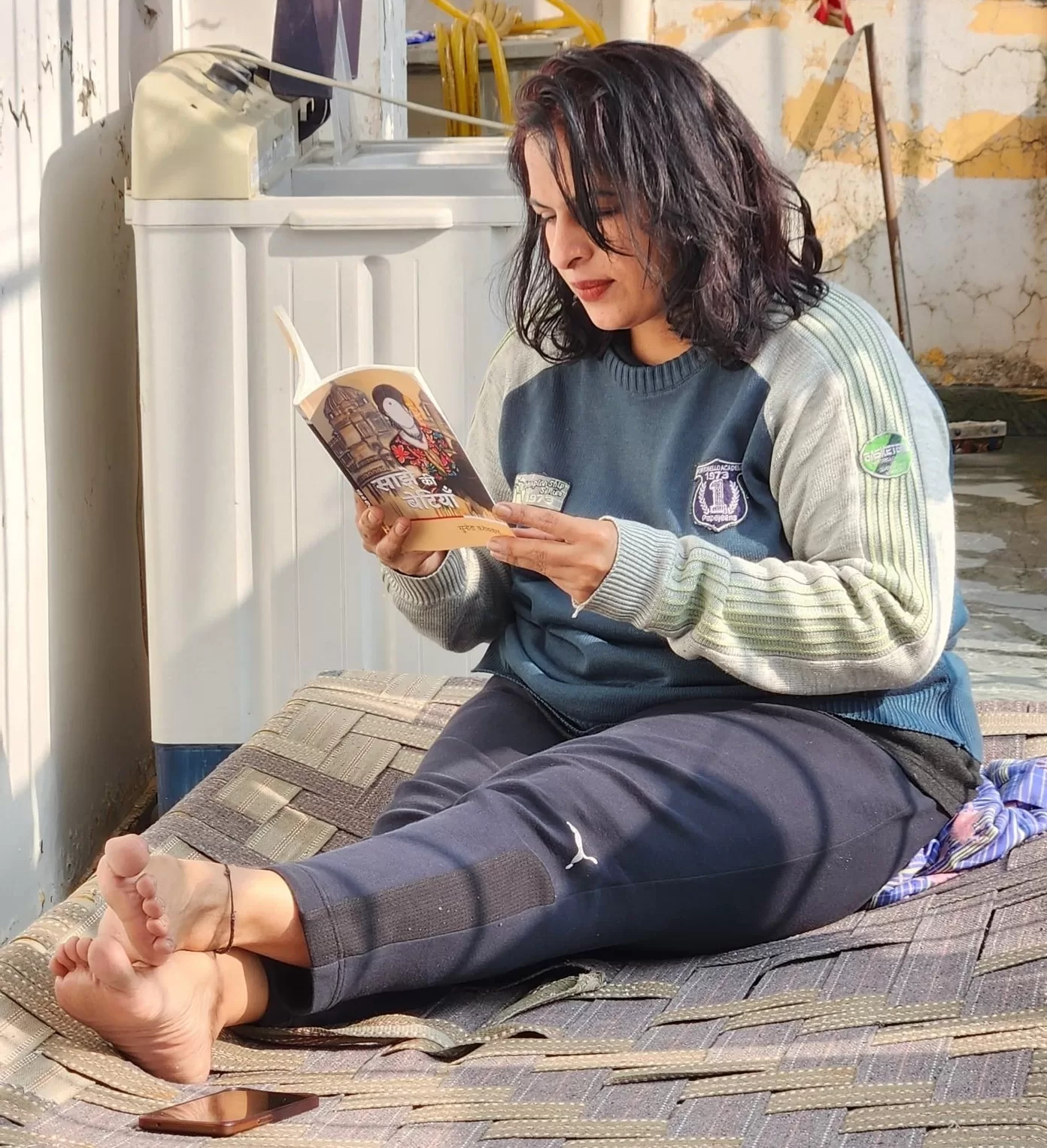 sweety rathi enjoying reading books.